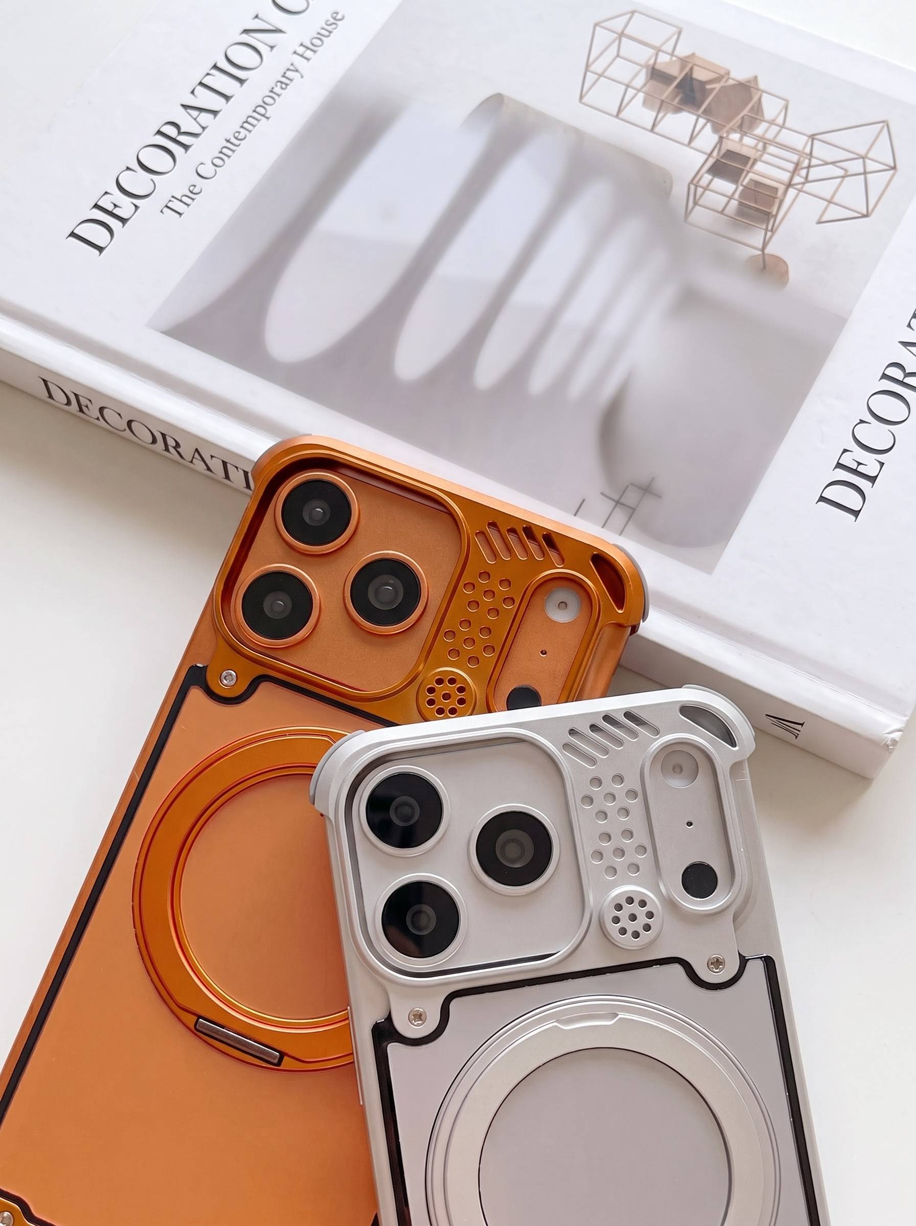 Metal Frameless Rotating Stand Case With Aromatherapy And Magnetic