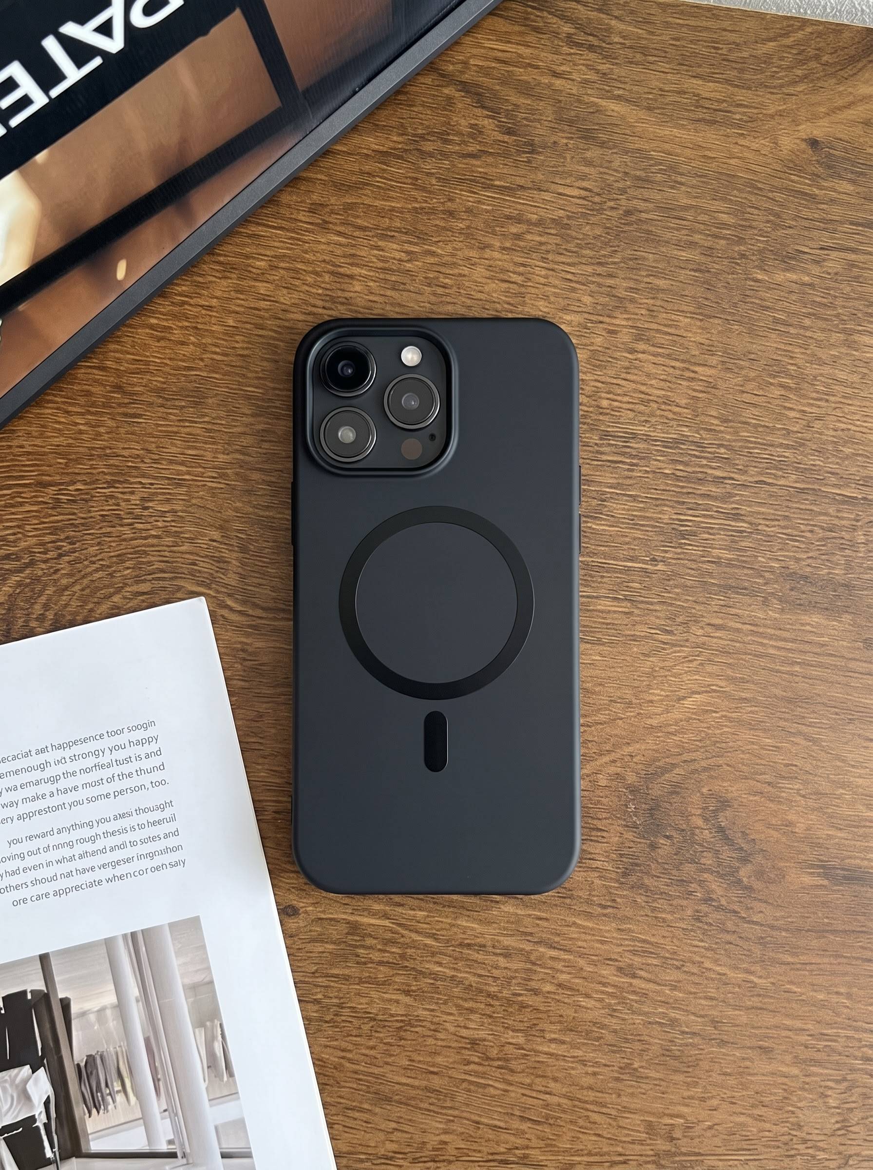 Matte Magnetic IC Case